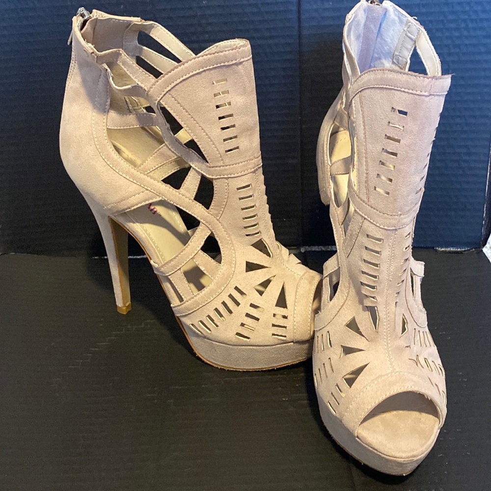 Sexy cage heels